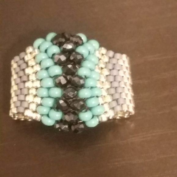 Handmade beaded ring - Picture 2 of 4